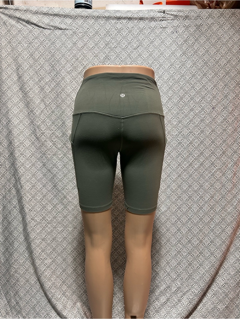 Lululemon Wunder Train High-Rise Short with Pockets Sz 6 - Picture 3 of 4